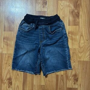 Boys shorts size 4/5 Oshkosh